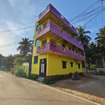 Gratitude Inn, Near Serenity Beach 퐁디셰리 외부 사진